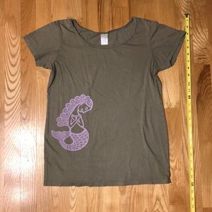 Mermaid Beetlebung Martha’s Vinyard Tee